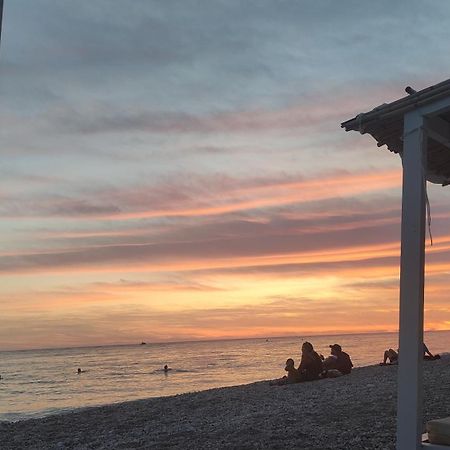 Glamping Rooms At The Sea Turtle Dhërmi Esterno foto