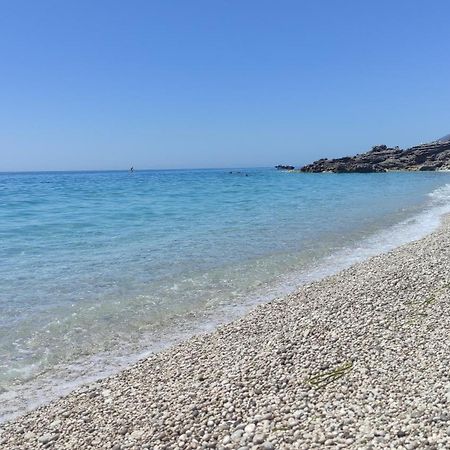 Glamping Rooms At The Sea Turtle Dhërmi Esterno foto