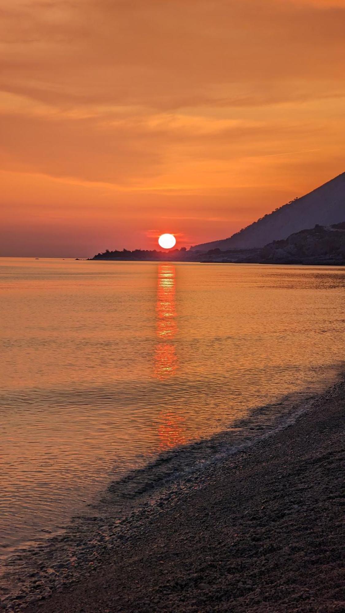Glamping Rooms At The Sea Turtle Dhërmi Esterno foto