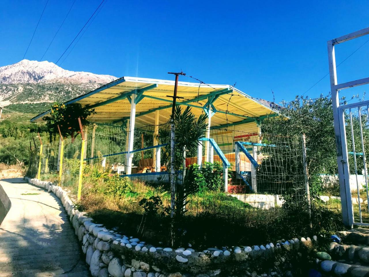 Glamping Rooms At The Sea Turtle Dhërmi Esterno foto